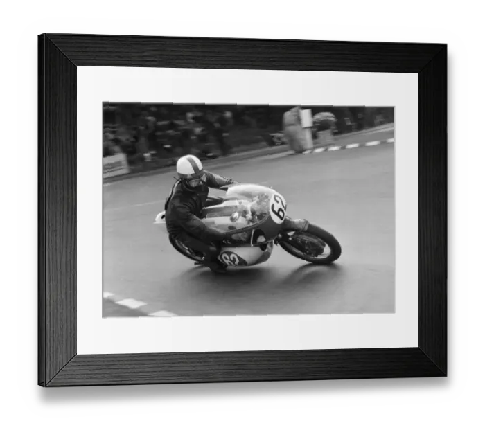 Framed Print : Brian de Prez (Yamaha) 1969 Lightweight Manx Grand Prix Framed Print : Brian de Prez (Yamaha) 1969 Lightweight Manx Grand Prix