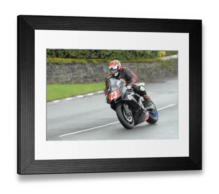 Framed Print : Nigel-Sean Rea (Suzuki) 2009 Newcomers Manx Grand Prix Framed Print : Nigel-Sean Rea (Suzuki) 2009 Newcomers Manx Grand Prix
