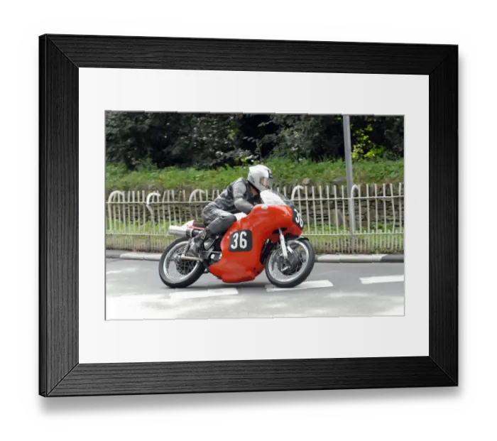 Framed Print : Chris Howitt (Petty) 2009 Classic TT Framed Print : Chris Howitt (Petty) 2009 Classic TT