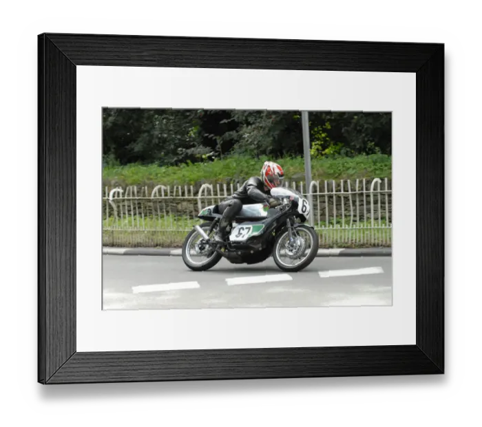 Framed Print : Ewan Hamilton (Suzuki) 2009 Classic TT Framed Print : Ewan Hamilton (Suzuki) 2009 Classic TT