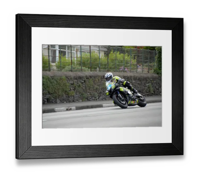 Framed Print : Wayne Kirwan (Yamaha) 2009 Junior Manx Grand Prix Framed Print : Wayne Kirwan (Yamaha) 2009 Junior Manx Grand Prix