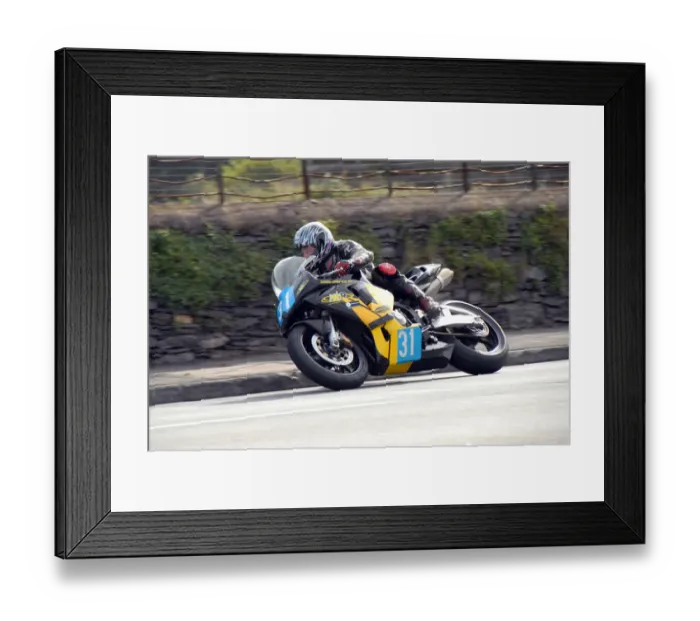 Framed Print : Tony Oates (Honda) 2009 Junior Manx Grand Prix Framed Print : Tony Oates (Honda) 2009 Junior Manx Grand Prix