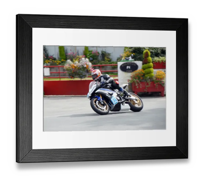 Framed Print : Richard Bregazzi (Yamaha) 2009 Junior Manx Grand Prix Framed Print : Richard Bregazzi (Yamaha) 2009 Junior Manx Grand Prix