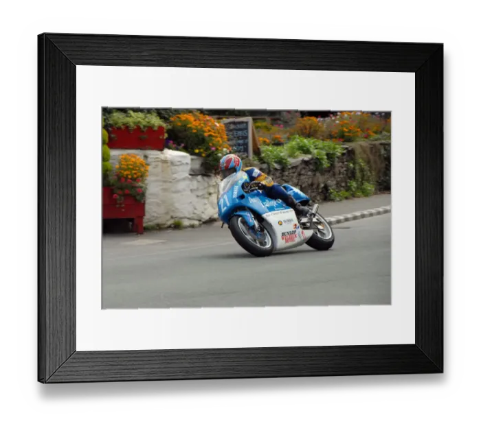 Framed Print : Neil Kent (Yamaha) 2009 Junior Manx Grand Prix Framed Print : Neil Kent (Yamaha) 2009 Junior Manx Grand Prix