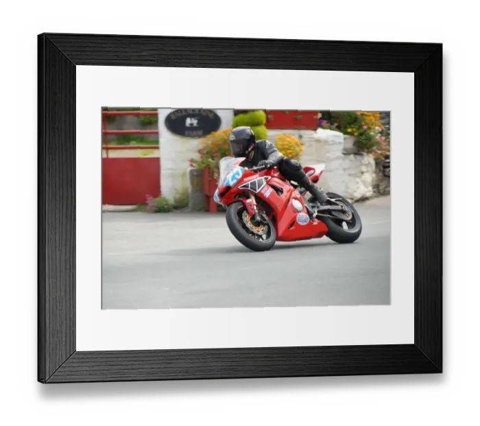 Framed Print : Dan Hobson (Yamaha) 2009 Junior Manx Grand Prix Framed Print : Dan Hobson (Yamaha) 2009 Junior Manx Grand Prix
