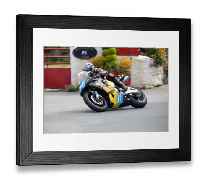 Framed Print : Tony Oates (Honda) 2009 Junior Manx Grand Prix Framed Print : Tony Oates (Honda) 2009 Junior Manx Grand Prix