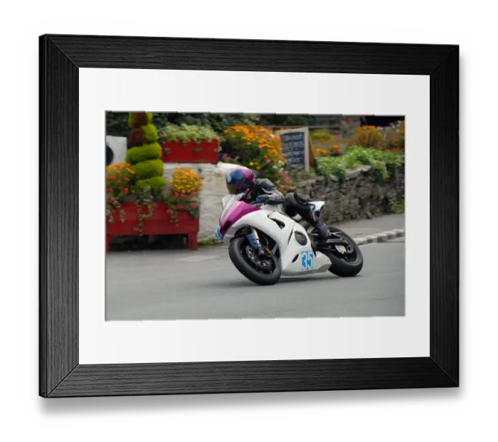 Framed Print : Dave Taylor (Yamaha) 2009 Junior Manx Grand Prix Framed Print : Dave Taylor (Yamaha) 2009 Junior Manx Grand Prix