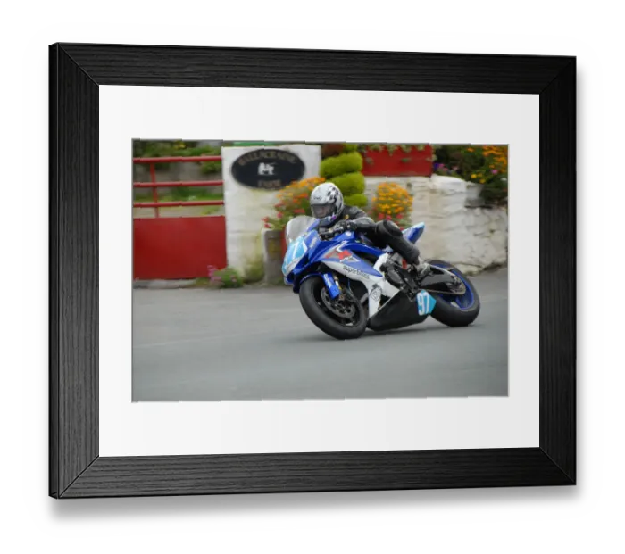 Framed Print : Ross Richards (Suzuki) 2009 Junior Manx Grand Prix Framed Print : Ross Richards (Suzuki) 2009 Junior Manx Grand Prix