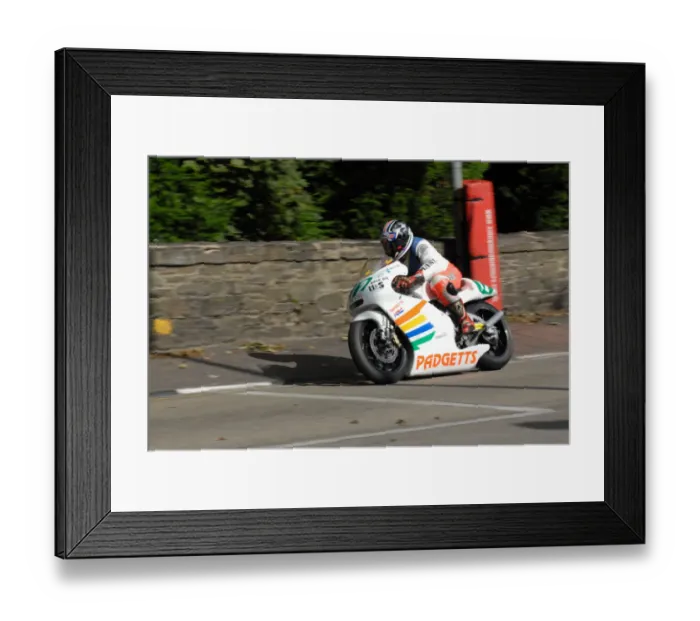 Framed Print : Dean Martin (Honda) 2009 Lightweight Manx Grand Prix Framed Print : Dean Martin (Honda) 2009 Lightweight Manx Grand Prix