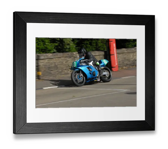 Framed Print : Tony Davies (Yamaha) 2009 Ultra Lightweight Manx Grand Prix Framed Print : Tony Davies (Yamaha) 2009 Ultra Lightweight Manx Grand Prix