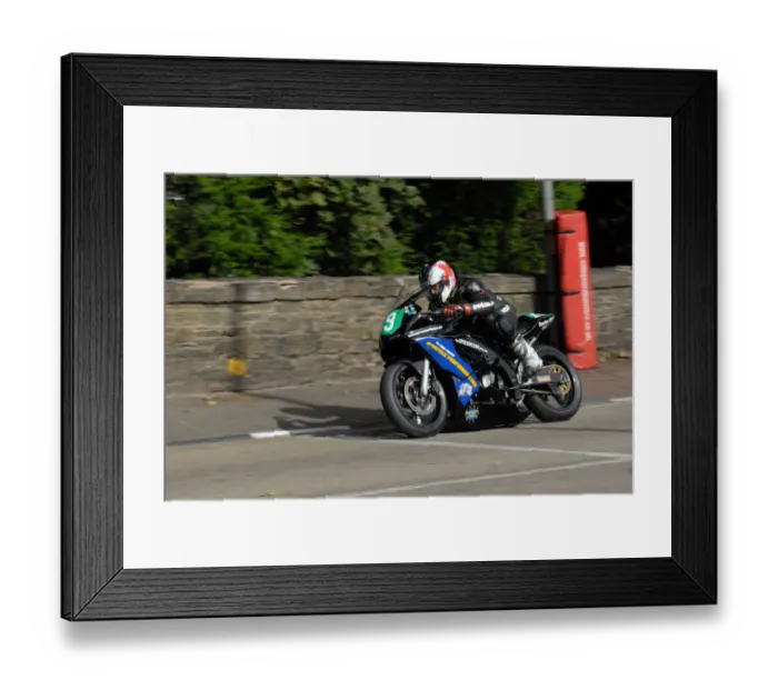 Framed Print : Chris Bradshaw (Suzuki) 2009 Ultra Lightweight Manx Grand Prix Framed Print : Chris Bradshaw (Suzuki) 2009 Ultra Lightweight Manx Grand Prix