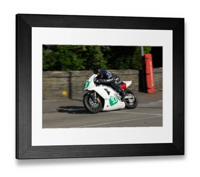 Framed Print : Brian Appleton (Suzuki) 2009 Ultra Lightweight Manx Grand Prix