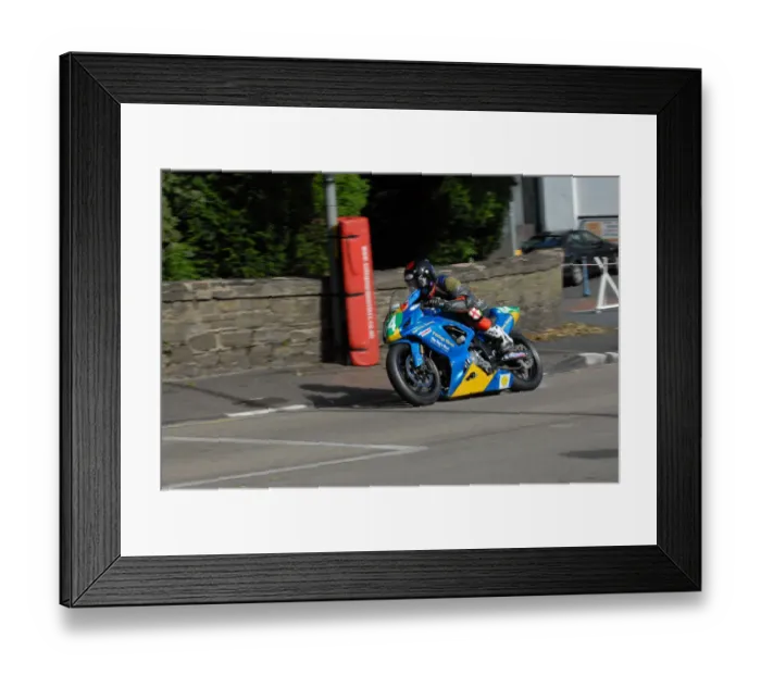 Framed Print : Ivan Lintin (Suzuki) 2009 Ultra Lightweight Grand Prix Framed Print : Ivan Lintin (Suzuki) 2009 Ultra Lightweight Grand Prix