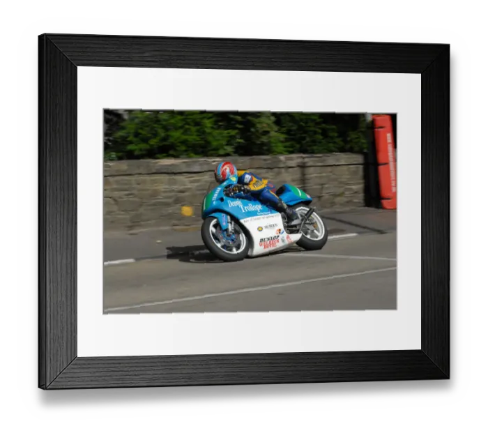 Framed Print : Neil Kent (Yamaha) 2009 Lightweight Grand Prix Framed Print : Neil Kent (Yamaha) 2009 Lightweight Grand Prix