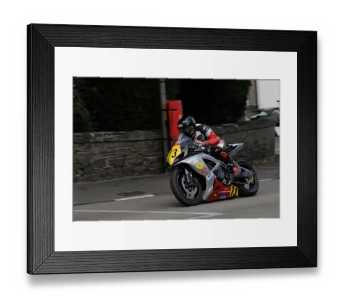 Framed Print : Patrick Woodside (Suzuki) 2009 Senior Manx Grand Prix Framed Print : Patrick Woodside (Suzuki) 2009 Senior Manx Grand Prix