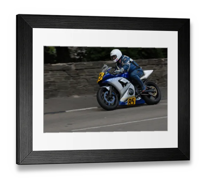 Framed Print : Bill Rice (Yamaha) 2009 Senior Manx Grand Prix Framed Print : Bill Rice (Yamaha) 2009 Senior Manx Grand Prix