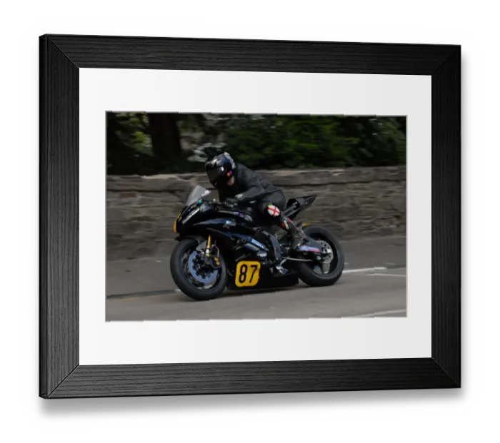Framed Print : John Coleman (Yamaha) 2009 Senior Manx Grand Prix Framed Print : John Coleman (Yamaha) 2009 Senior Manx Grand Prix