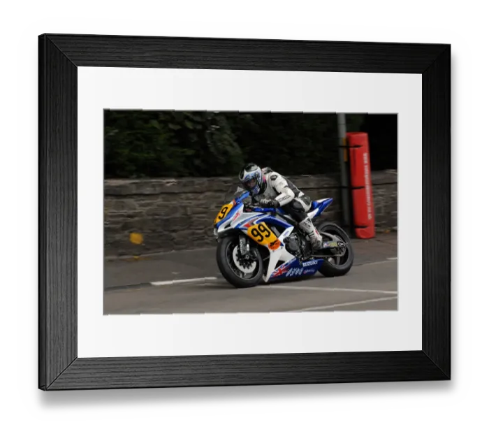 Framed Print : Stefan Cook (Suzuki) 2009 Senior Manx Grand Prix Framed Print : Stefan Cook (Suzuki) 2009 Senior Manx Grand Prix