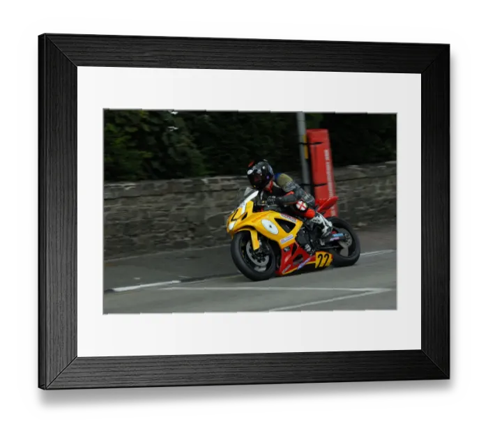 Framed Print : Ivan Lintin (Suzuki) 2009 Senior Manx Grand Prix Framed Print : Ivan Lintin (Suzuki) 2009 Senior Manx Grand Prix