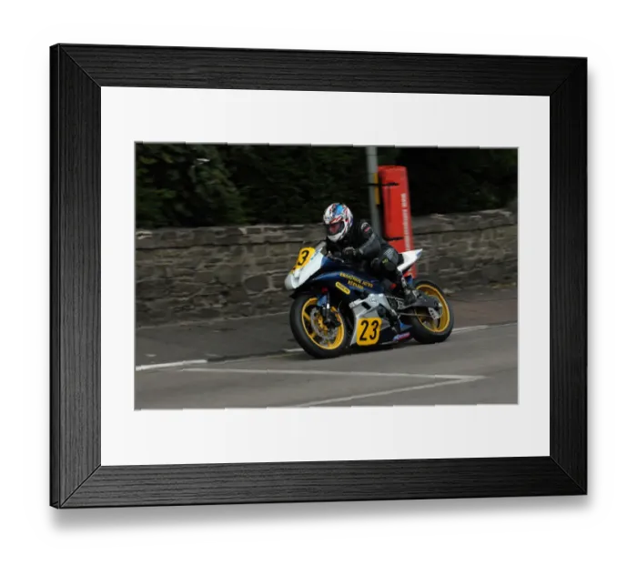 Framed Print : Ross Johnson (Yamaha) 2009 Senior Manx Grand Prix Framed Print : Ross Johnson (Yamaha) 2009 Senior Manx Grand Prix