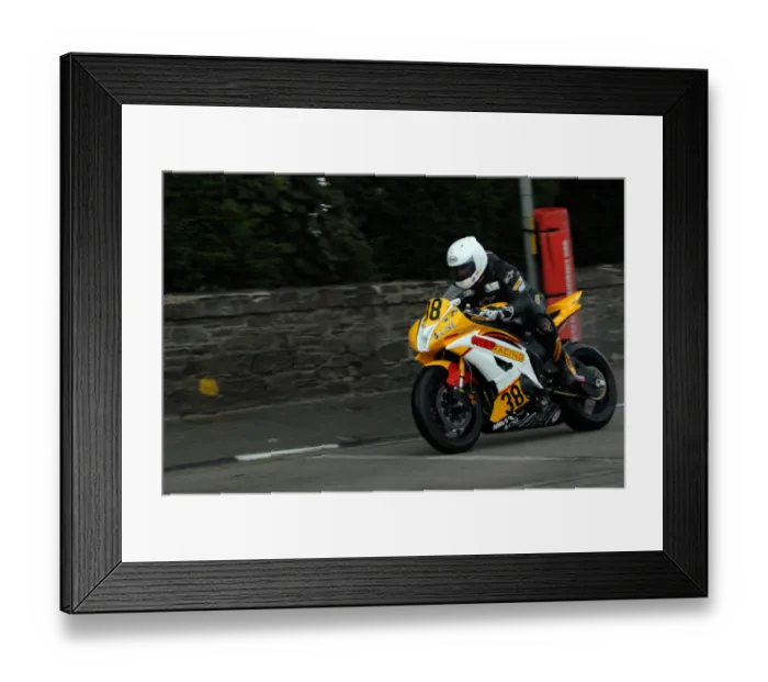 Framed Print : Miles Byrne (Yamaha) 2009 Senior Manx Grand Prix Framed Print : Miles Byrne (Yamaha) 2009 Senior Manx Grand Prix