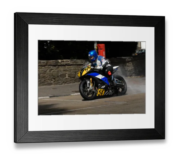 Framed Print : Marie Hodgson (Yamaha) 2009 Senior Manx Grand Prix Framed Print : Marie Hodgson (Yamaha) 2009 Senior Manx Grand Prix