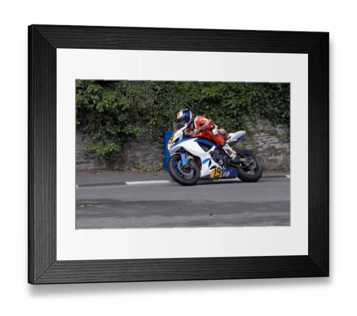 Framed Print : Benny Smith (Suzuki) 2009 Senior Manx Grand Prix Framed Print : Benny Smith (Suzuki) 2009 Senior Manx Grand Prix