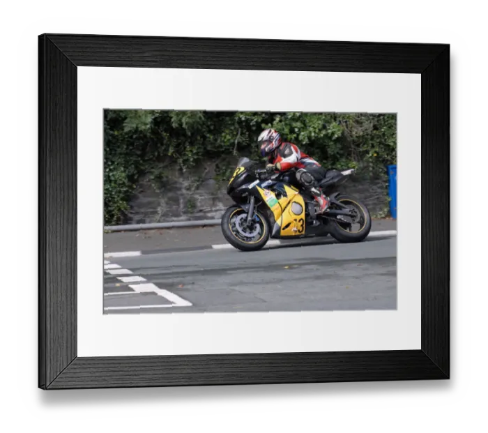 Framed Print : John Hulley (Yamaha) 2009 Senior Manx Grand Prix Framed Print : John Hulley (Yamaha) 2009 Senior Manx Grand Prix