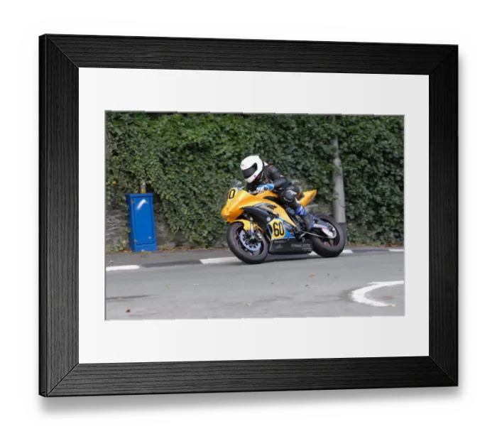 Framed Print : Peter Gibson (Yamaha) 2009 Senior Manx Grand Prix Framed Print : Peter Gibson (Yamaha) 2009 Senior Manx Grand Prix