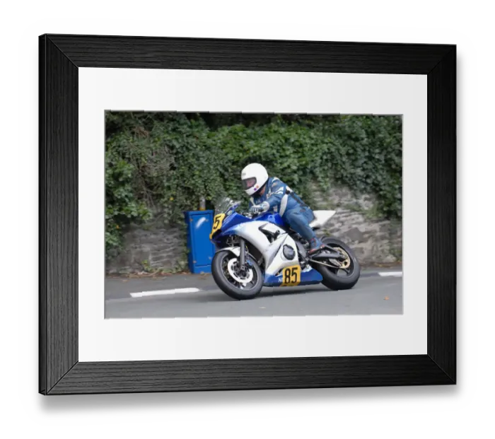 Framed Print : Bill Rice (Yamaha) 2009 Senior Manx Grand Prix Framed Print : Bill Rice (Yamaha) 2009 Senior Manx Grand Prix