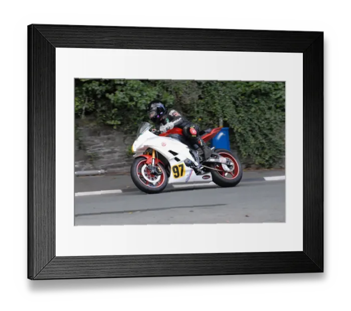 Framed Print : Paul Welch (Yamaha) 2009 Senior Manx Grand Prix Framed Print : Paul Welch (Yamaha) 2009 Senior Manx Grand Prix