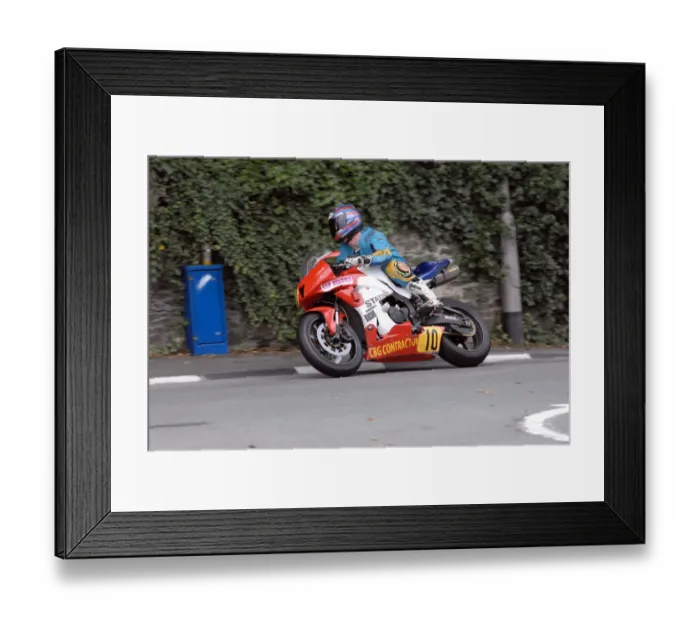 Framed Print : Ryan Kneen (Honda) 2009 Senior Manx Grand Prix Framed Print : Ryan Kneen (Honda) 2009 Senior Manx Grand Prix