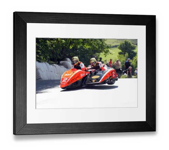 Framed Print : Alistair Howarth (Suzuki) 2009 Southern 100 Framed Print : Alistair Howarth (Suzuki) 2009 Southern 100