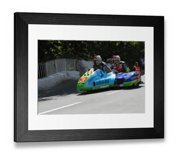 Framed Print : Tim Reeves & Patrick Farrance (LCR) 2009 Sidecar TT
