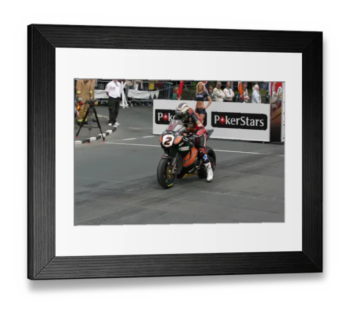Framed Print : John McGuinness (Honda) 2009 Superbike TT Framed Print : John McGuinness (Honda) 2009 Superbike TT