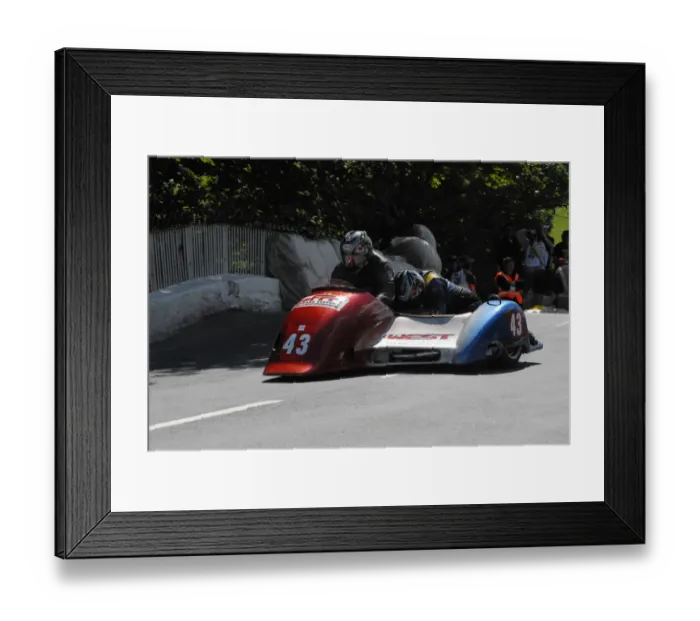 Framed Print : Wally Saunders & Eddie Kiff (Ireson Suzuki) 2009 Sidecar TT Framed Print : Wally Saunders & Eddie Kiff (Ireson Suzuki) 2009 Sidecar TT