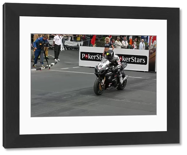 Bruce Anstey (TAS Suzuki) 2009 Superbike TT