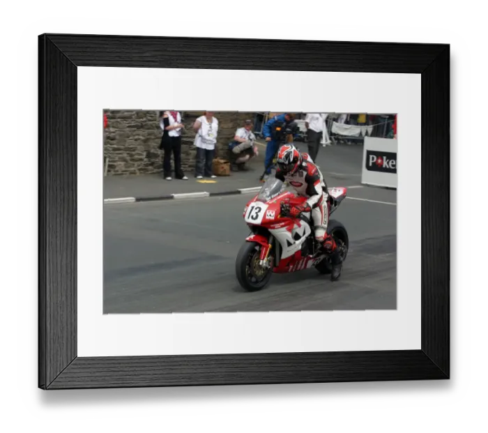 Framed Print : Dan Stewart (Honda) 2009 Superbike TT Framed Print : Dan Stewart (Honda) 2009 Superbike TT
