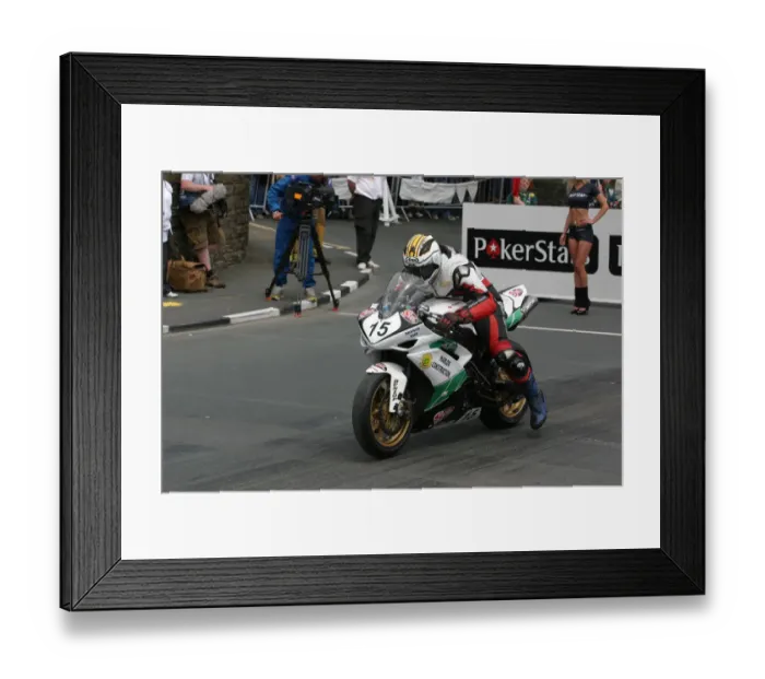 Framed Print : Michael Dunlop (Yamaha) 2009 Superbike TT Framed Print : Michael Dunlop (Yamaha) 2009 Superbike TT