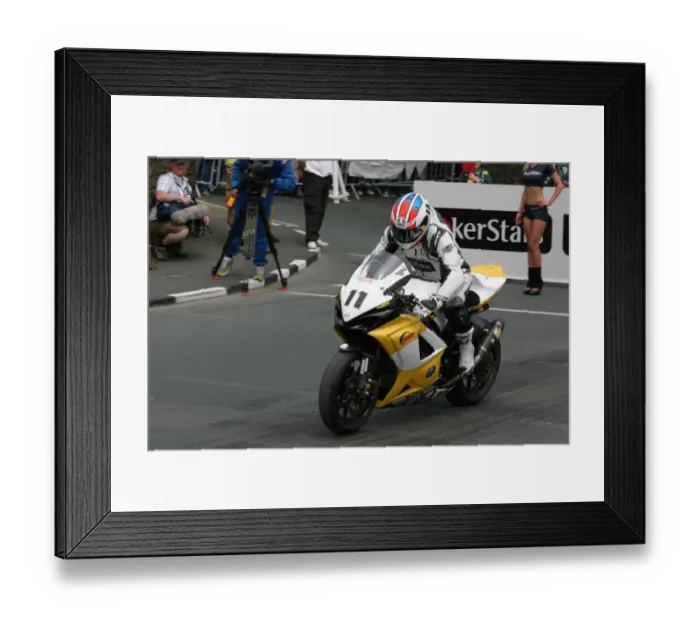 Framed Print : Adrian Archibald (Suzuki) 2009 Superbike TT