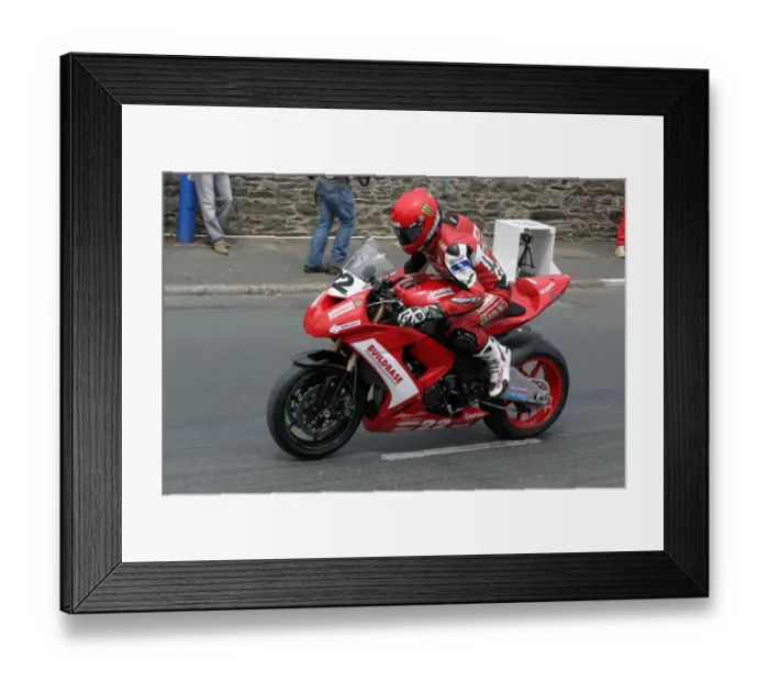 Framed Print : James Hillier (Kawasaki) 2009 Superbike TT Framed Print : James Hillier (Kawasaki) 2009 Superbike TT