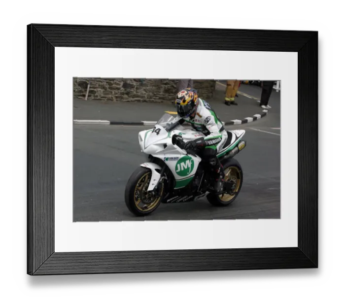 Framed Print : Jimmy Moore (Yamaha) 2009 Superbike TT Framed Print : Jimmy Moore (Yamaha) 2009 Superbike TT