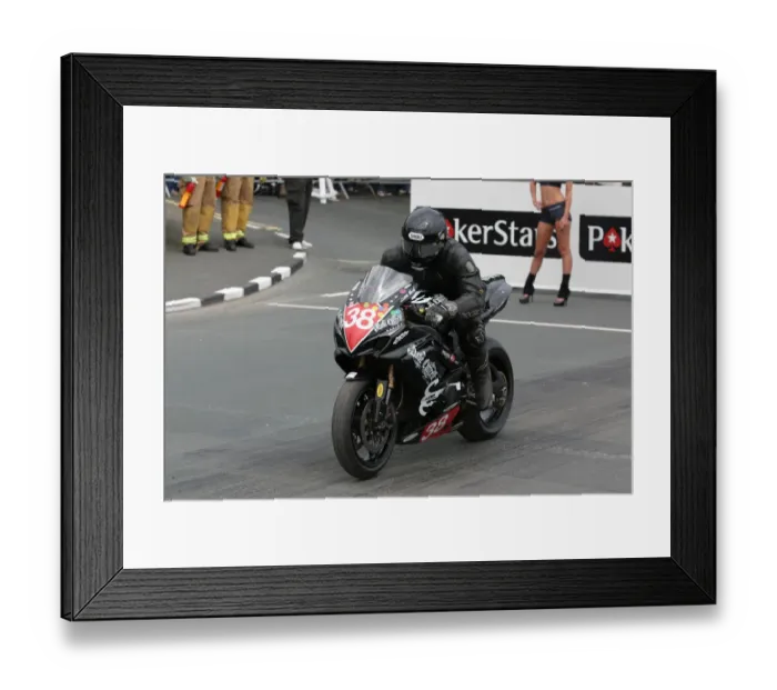 Framed Print : Rob Barber (Suzuki) 2009 Superbike TT