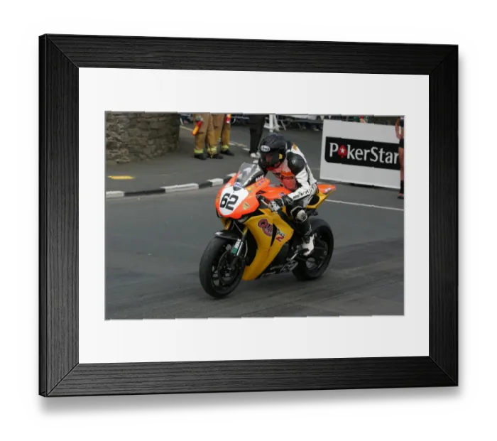 Framed Print : Ben Wylie (Yamaha) 2009 Superbike TT Framed Print : Ben Wylie (Yamaha) 2009 Superbike TT