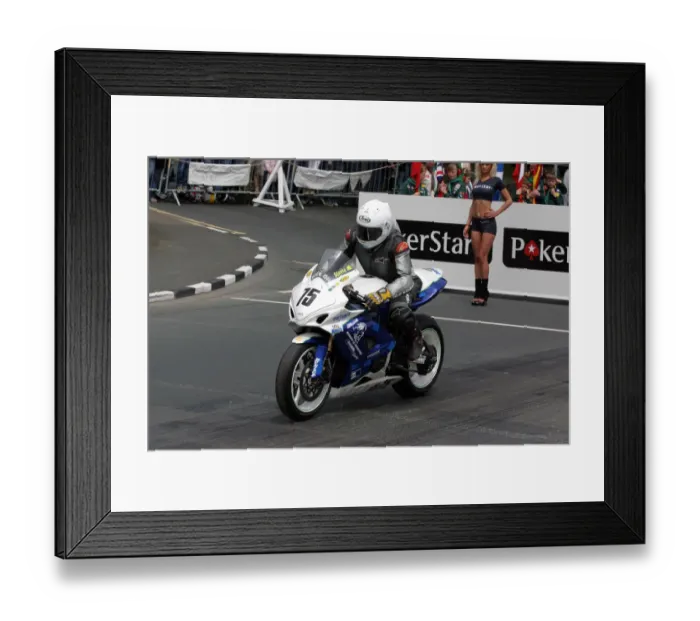 Framed Print : Eric Wilson (Yamaha) 2009 Superbike TT Framed Print : Eric Wilson (Yamaha) 2009 Superbike TT