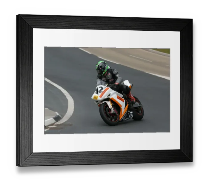 Framed Print : Roger Maher (Yamaha) 2009 Superbike TT Framed Print : Roger Maher (Yamaha) 2009 Superbike TT