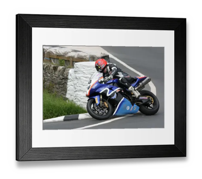 Framed Print : Craig Atkinson (Kawasaki) 2009 Superbike TT Framed Print : Craig Atkinson (Kawasaki) 2009 Superbike TT