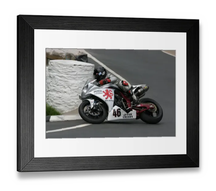 Framed Print : George Spence (Yamaha) 2009 Superbike TT Framed Print : George Spence (Yamaha) 2009 Superbike TT
