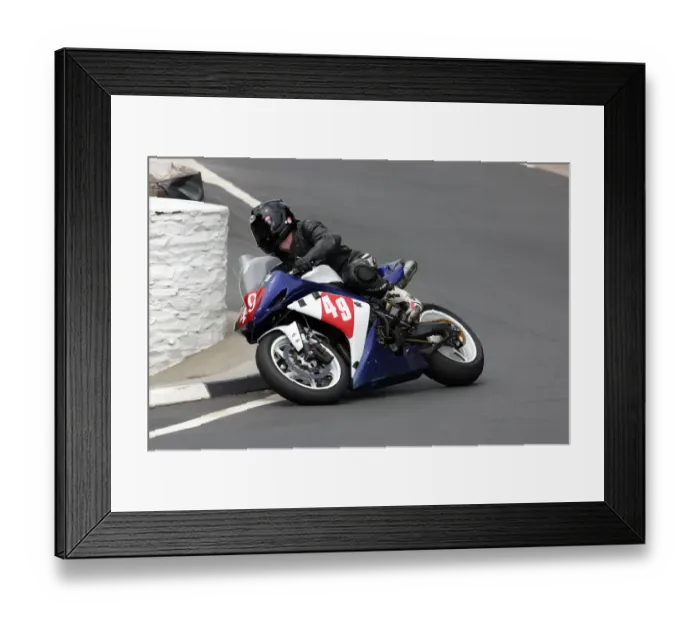 Framed Print : Mickey Fitzpatrick (Yamaha) 2009 Superbike TT Framed Print : Mickey Fitzpatrick (Yamaha) 2009 Superbike TT