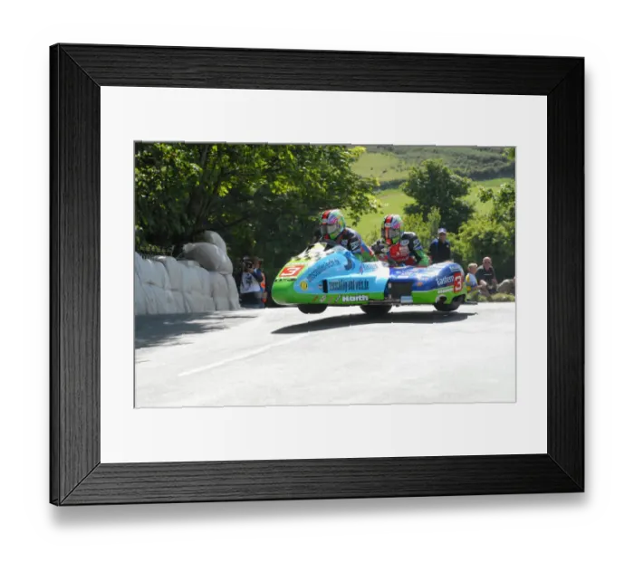 Framed Print : Tim Reeves & Patrick Farrance (LCR) 2009 Sidecar TT Framed Print : Tim Reeves & Patrick Farrance (LCR) 2009 Sidecar TT